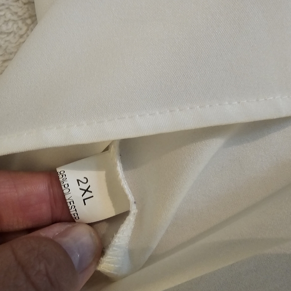 NWOT B1921 2X Lace V-Neck Cami - Picture 6 of 6